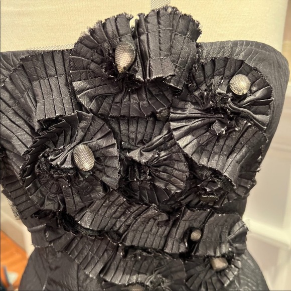 BCBG Maxazria Women's Gunmetal Jacquard Rosette Cocktail Dres - Picture 3 of 4